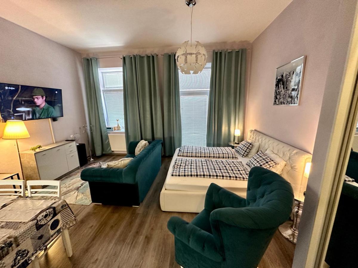 Kings Main Square Apartment โปปรัด ภายนอก รูปภาพ