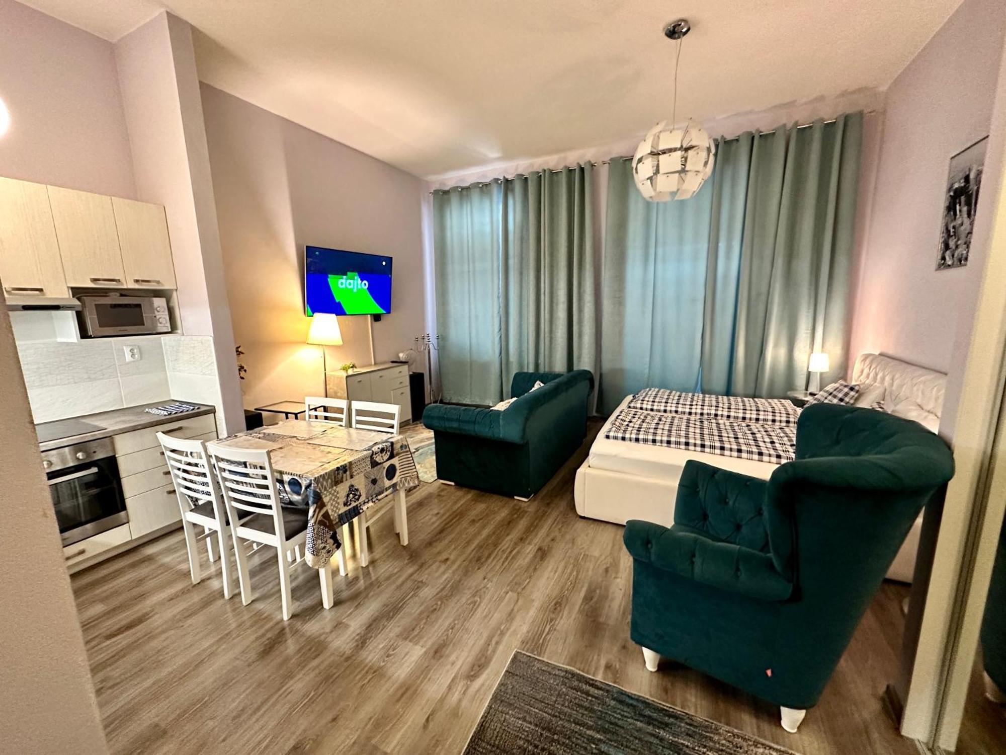 Kings Main Square Apartment โปปรัด ภายนอก รูปภาพ