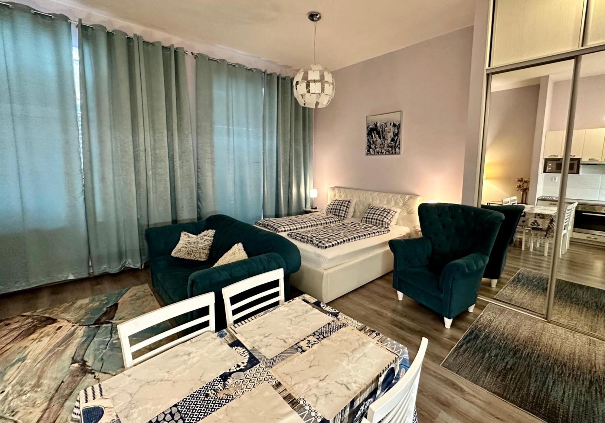 Kings Main Square Apartment โปปรัด ภายนอก รูปภาพ